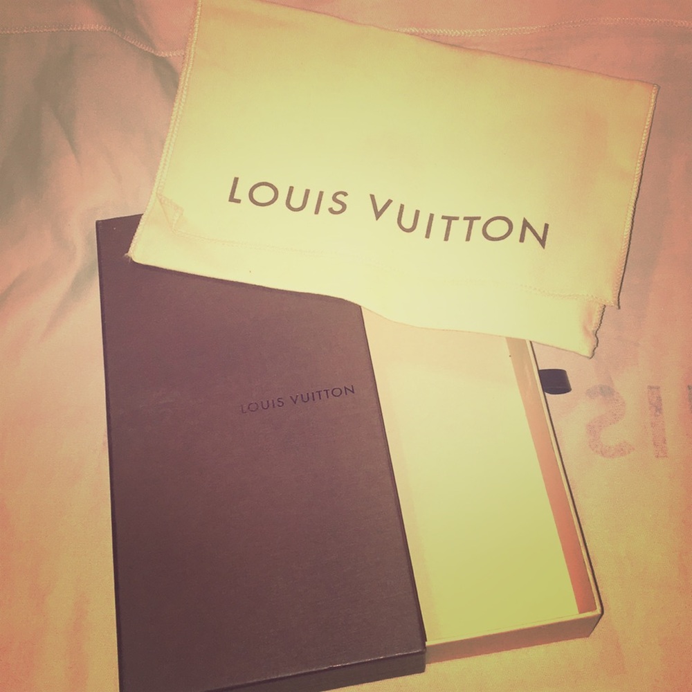 Louis Vuitton pull box and dust bag